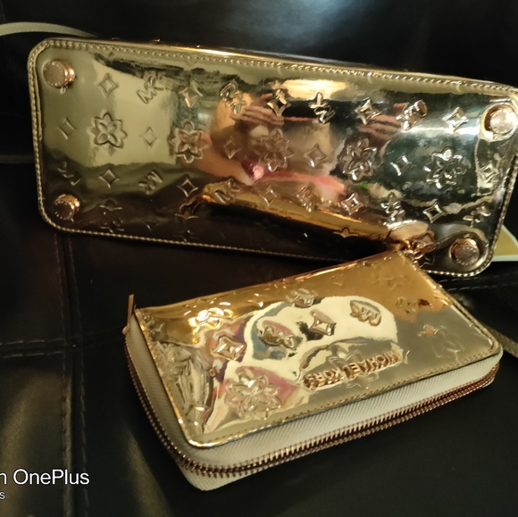 Gold Michael Kors purse w/matching wallet - Picture 6 of 6